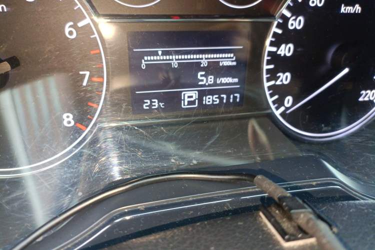 Used Nissan Tiida 2013 1.6L CVT Cool Cafe Edition
