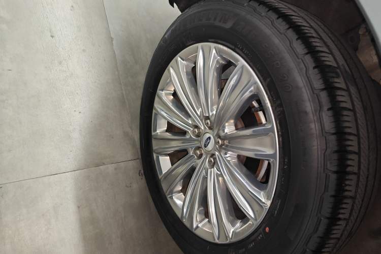 Used Ford Explorer 2020 EcoBoost 285 4x4 Titanium Edition 7-Seater
