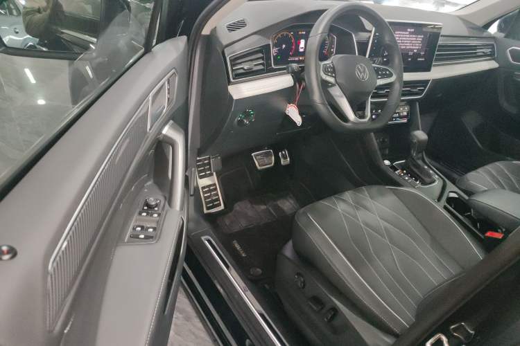 Used Volkswagen Tiguan L 2024 330TSI Automatic Two-Wheel Drive R-Line Enhanced Edition