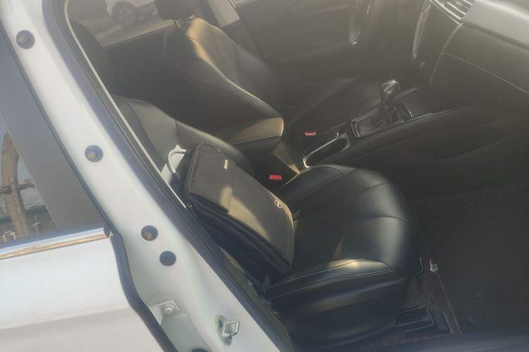 Used Roewe i5 2020 1.5L Automatic 4G Connect Luxury Flagship Edition
