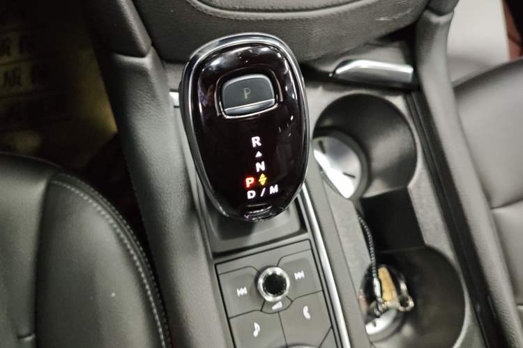 Used Cadillac XT6 2022 2.0T Six-Seater Two-Wheel-Drive Luxury Version
