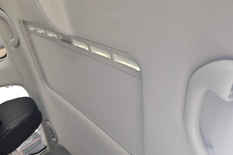 Used Volkswagen Polo 2016 1.6L Automatic Comfort Model
