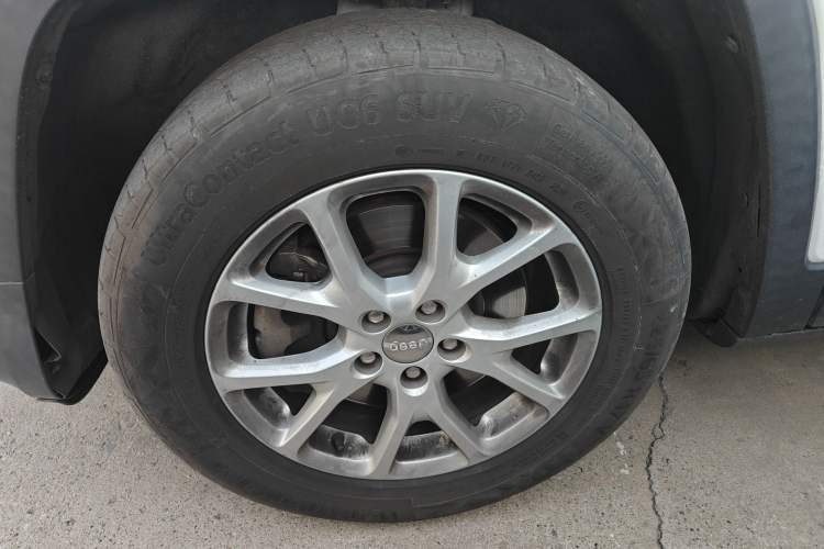 Used  Cherokee 2016 2.4L Professional Edition