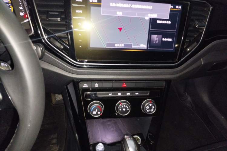 Used Volkswagen T-ROC 2021 280TSI DSG Two-Wheel Drive Comfort Connect 30th Anniversary Edition
