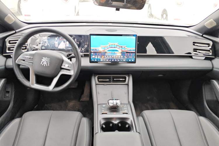 Used BYD Qin L 2025 DM-i Smart Drive 120KM Superior Model
