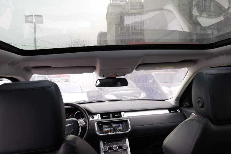 Used Land Rover Range Rover Evoque 2018 240 PS SE Smart Brilliance Edition
