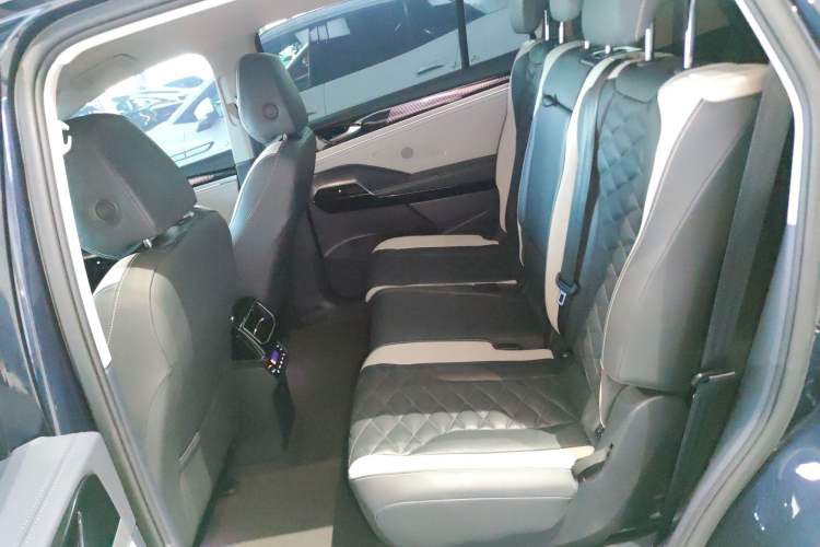 Used Volkswagen ID.6 CROZZ 2022 Long-Range PRO Edition
