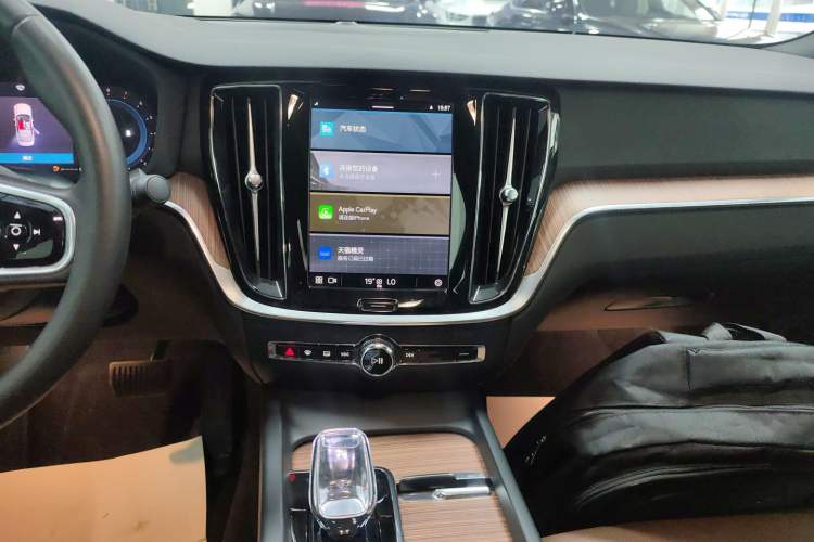 Used Volvo S60 2024 B4 Zhiyuan Luxury Edition
