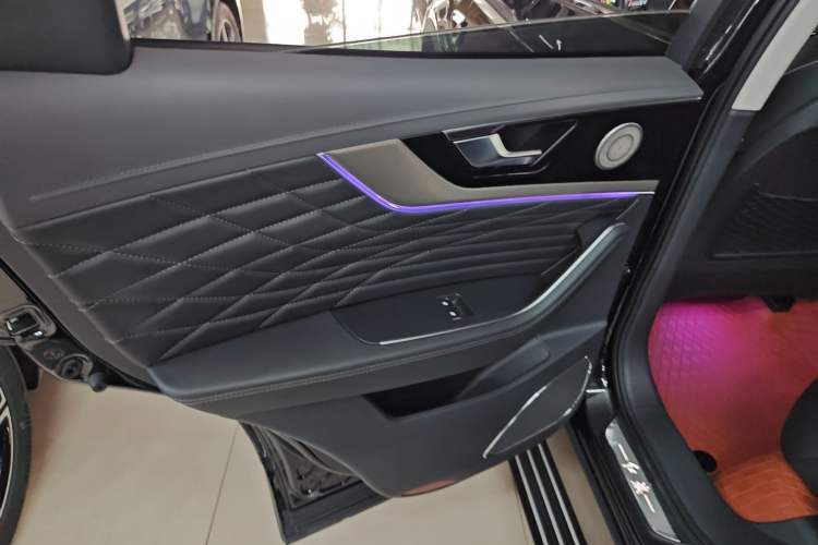 Used Hongqi HS5 2022 Revised Version 2.0T Smart Connect Flagship Edition
