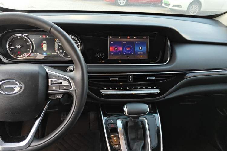 Used GAC Trumpchi M6 2021 270T DCT Luxury Edition (7 Seats)