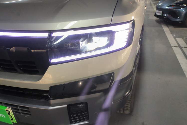 Used  Leopard 8 2025 Smart & Brave Flagship Edition 7 Seats
