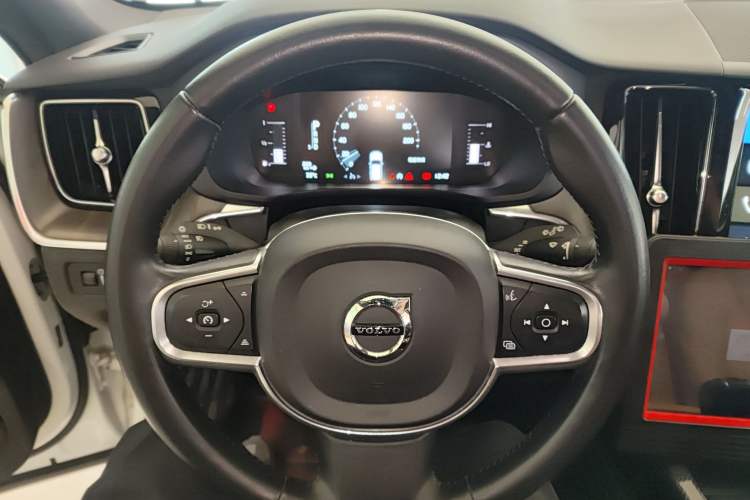 Used Volvo XC60 2018 T4 Zhiyi Edition
