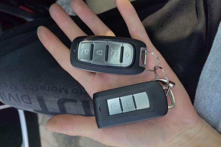 Used Mitsubishi Outlander 2019 2.0L Two-Wheel Drive Comfort Edition 7-Seater China VI Standard