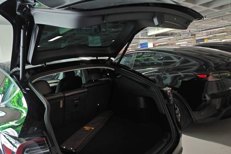 Used Tesla Model Y 2021 Standard Range Rear-Wheel Drive Version
