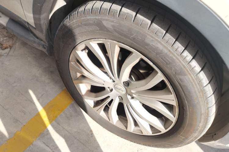 Used Land X7 2015 2.0T Panoramic Prestige Edition
