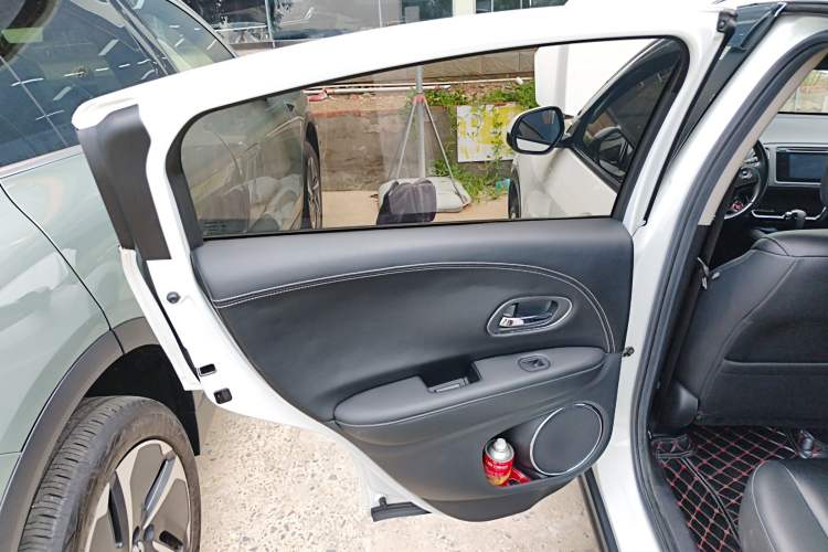 Used Honda Vezel 2015 1.8L CVT 2WD Luxury Model
