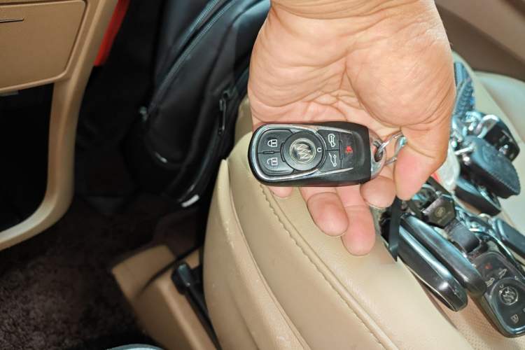 Used Buick GL8 2017 ES 28T Luxury Model China V Standard
