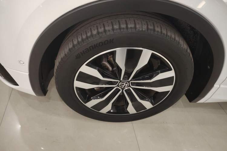 Used Volkswagen Tiguan L 2023 330TSI Automatic Two-Wheel Drive R-Line Enjoyment Edition
