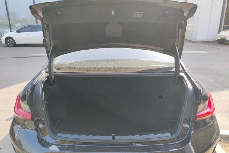 Used BMW 3 Series 2025 330Li M Sport Shadowline Package
