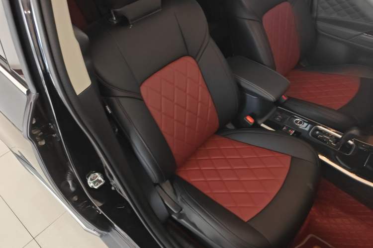 Used Mitsubishi Outlander 2020 2.4L 4x4 Zhi Xiang Edition 7-Seater
