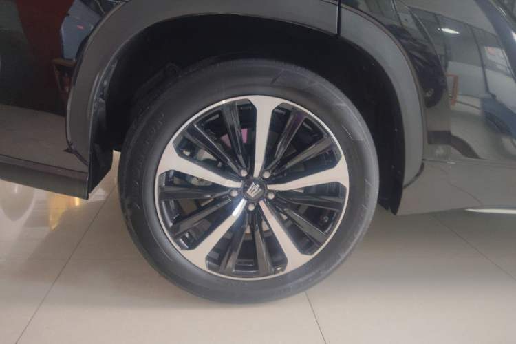 Used Toyota Crown Land Cruiser 2021 2.5L HEV Four-Wheel Drive Flagship Edition
