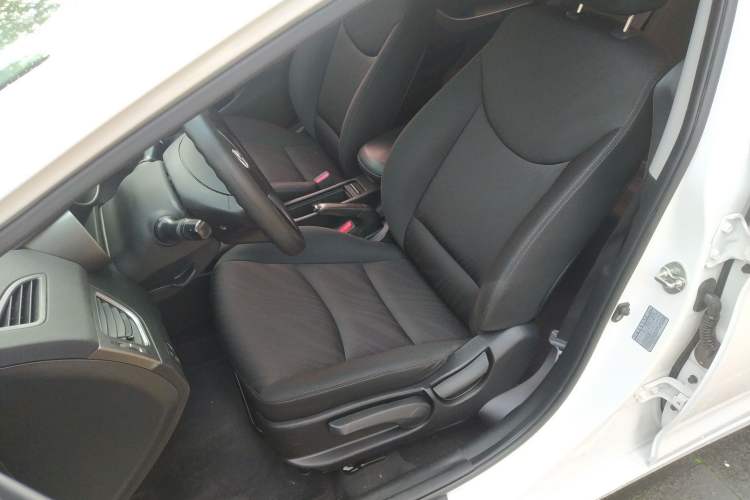 Used Hyundai Elantra 2016 1.6L Automatic Smart Version
