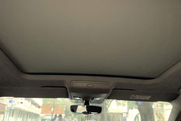 Used Volkswagen Tiguan L 2019 Revised 330TSI Automatic Two-Wheel Drive Smart & Luxury Edition China VI Standard
