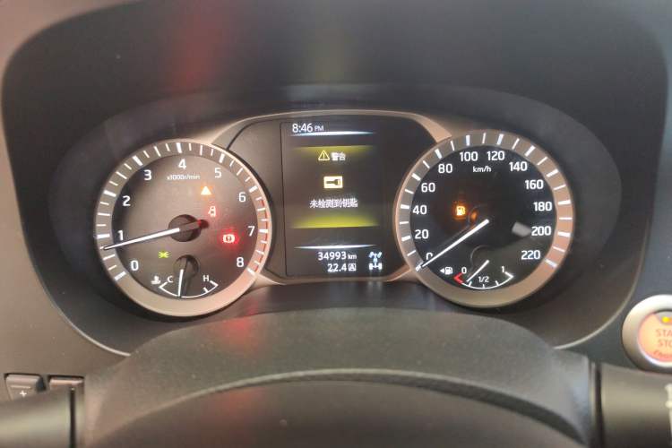 Used Nissan Navara 2021 2.5L Facelift Manual Transmission 4x4 Comfort Version QR25
