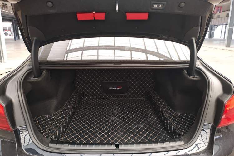 Used BMW 5 Series 2019 530Li Luxury Edition M Sport Package
