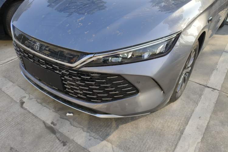 Used BYD Qin L 2025 DM-i Smart Drive 80KM Leading Model