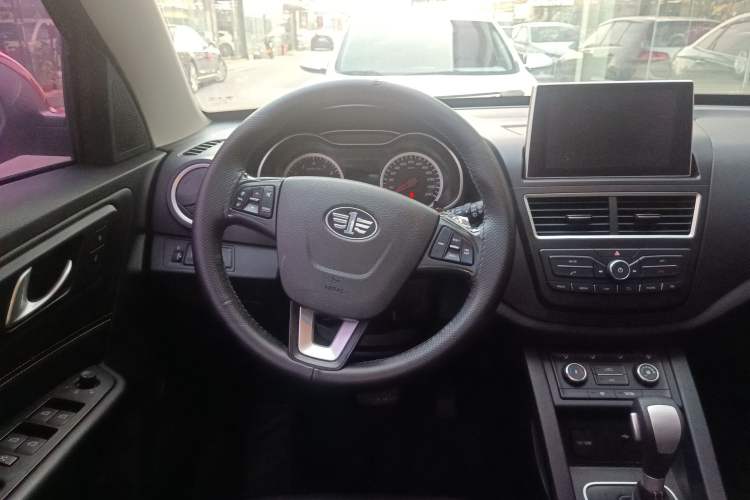 Used Bestune X40 2018 Internet Celebrity Edition 1.6L Automatic Luxury Version
