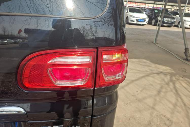 Used FORTHING Lingzhi 2018 M5L 1.6L 7-Seater Luxury Model