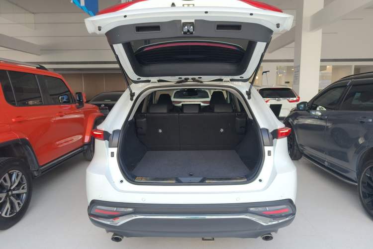 Used Toyota Harrier 2023 2.0L CVT Two-Wheel Drive Deluxe Edition
