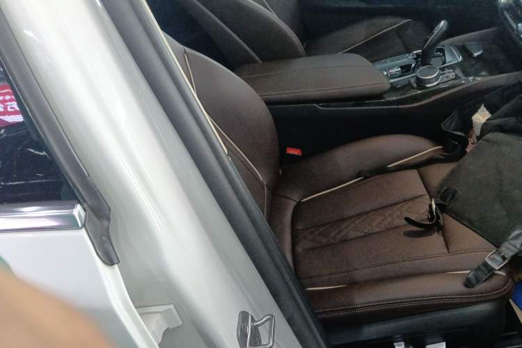 Used BMW 5 Series 2022 Restyled 525Li Luxury Package