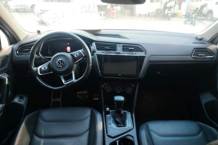 Used Volkswagen Tiguan L 2021 330TSI Automatic Two-Wheel Drive R-Line Enhanced Edition
