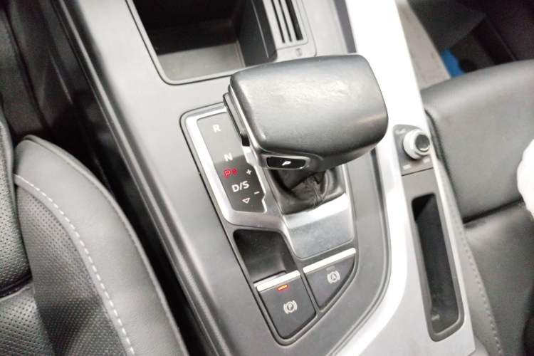 Used Audi A4L 2020 40 TFSI Fashion Dynamic Model
