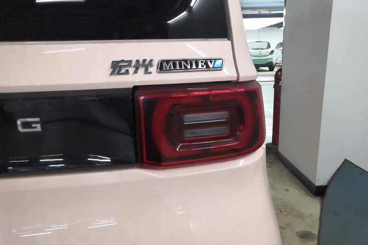Used Wuling Hongguang MINIEV 2022 Macaron Premium Model – Lithium Iron Phosphate