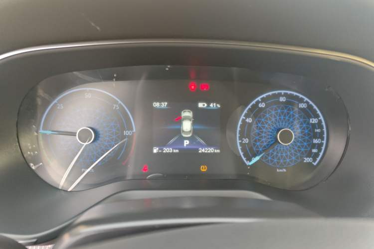 Used Hongqi E-QM5 2022 431 km Charge & Enjoy Edition
