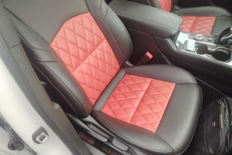 Used Cadillac XT4 2018 28T Two-Wheel Drive Tech Version
