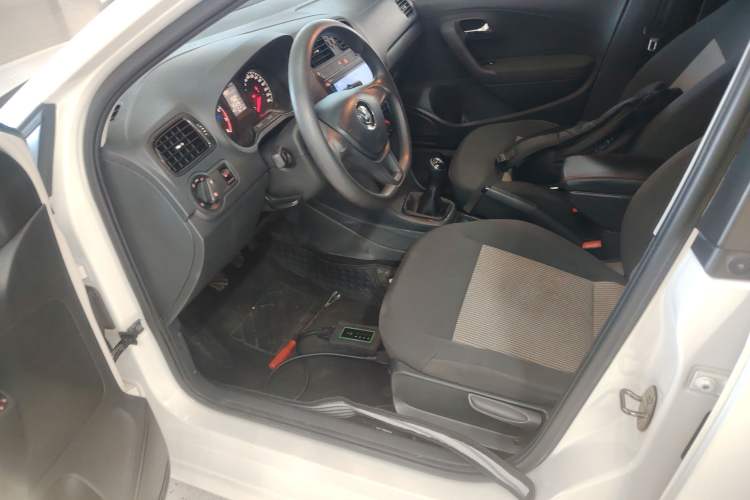 Used Volkswagen Polo 2016 1.4L Manual Fashion Model
