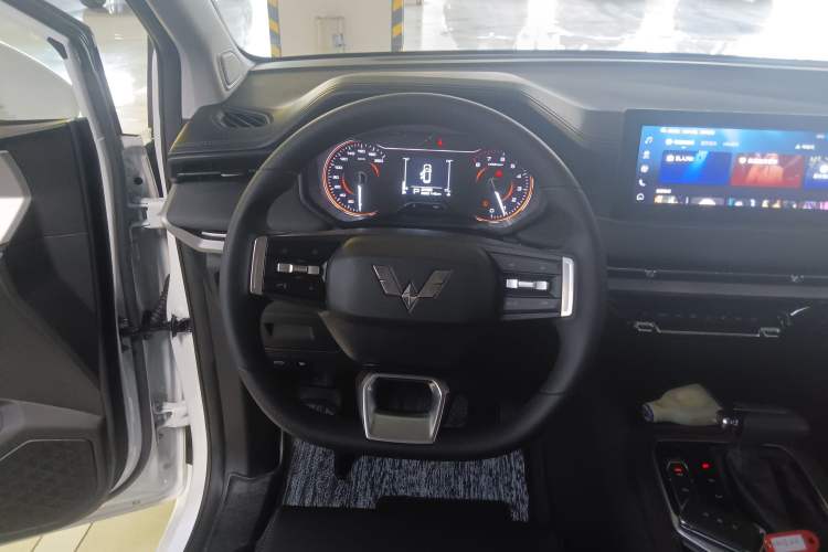 Used Wuling Jiachen 2022 1.5T CVT Smart Luxury Version
