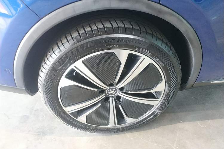 Used BYD Tang New Energy 2022 EV 635 km All-Wheel-Drive Flagship Model
