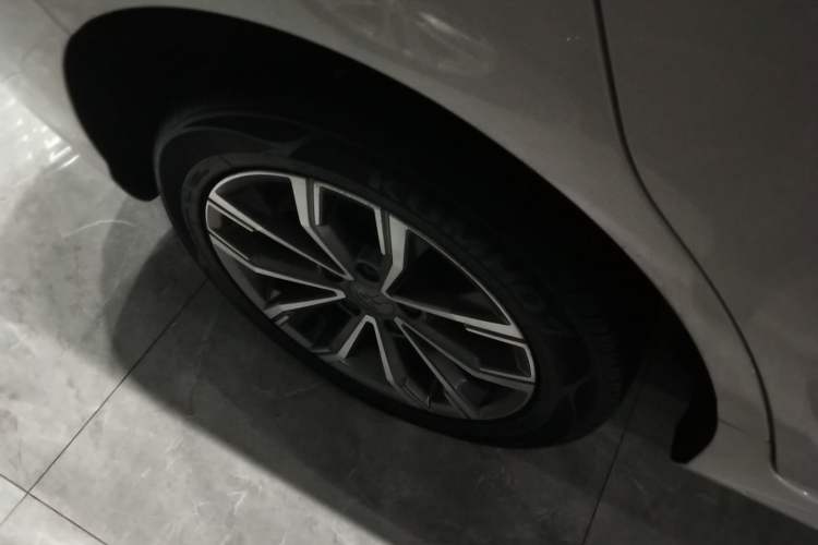 Used BYD Song MAX 2019 1.5T Automatic SmartConnect ZhiLian RuiDong Edition with 6 Seats China VI Standard
