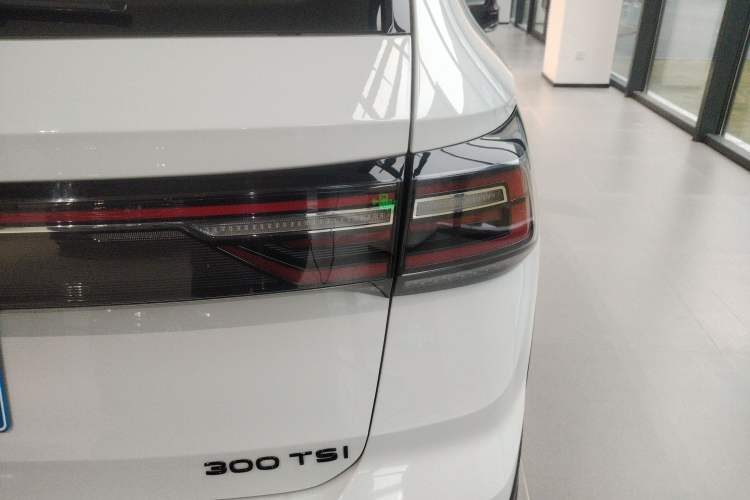 Used Volkswagen Tharu 2024 300TSI Two-Wheel-Drive Moon Luxury Edition