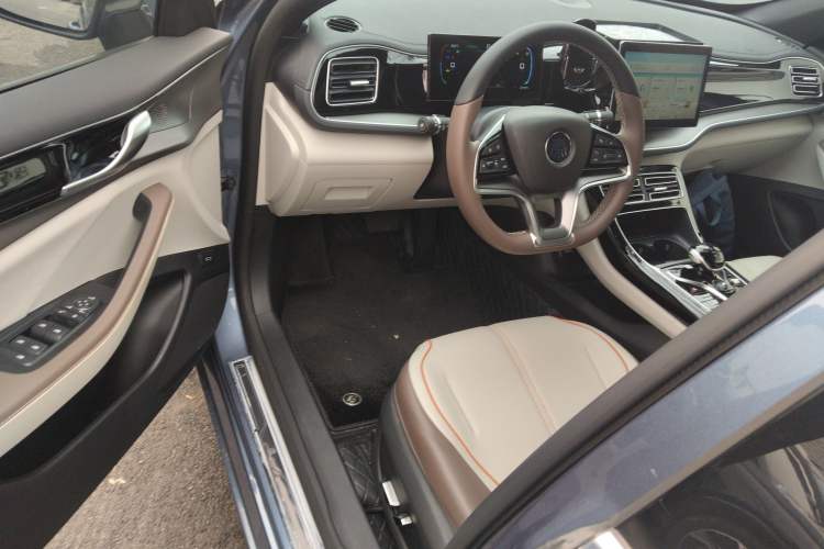 Used BYD Qin PLUS 2024 Honor Edition EV 420KM Beyond Model