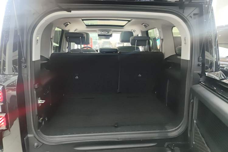 Used  BJ40 2024 2.0T All-New Urban Hunter Edition Chivalrous Style
