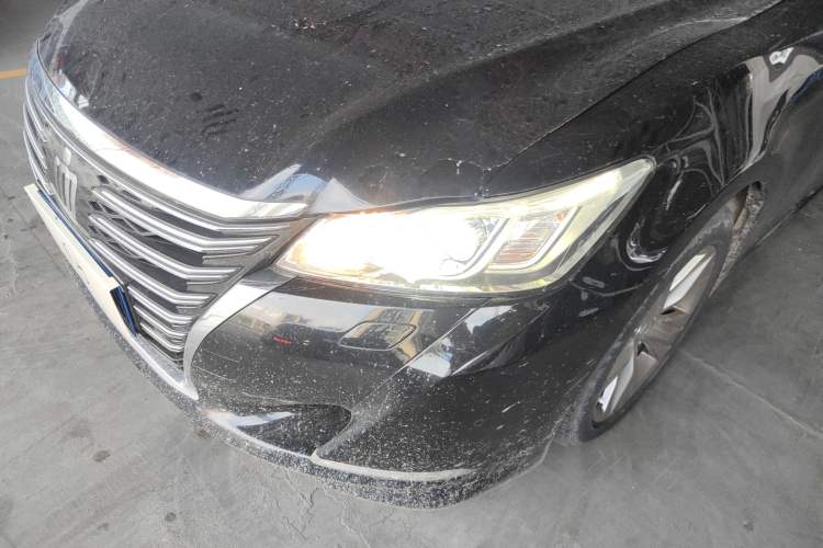 Used Toyota Crown 2015 2.0T Fashion Edition
