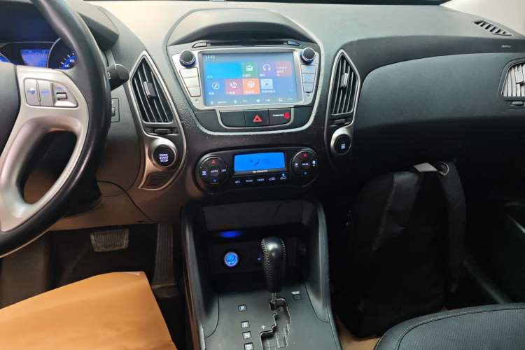Used Hyundai ix35 2015 2.0L Automatic 2WD Smart Type China IV
