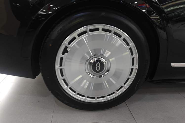 Used Hima AITO M9 2025 Pure Electric Ultra Version 100 kWh 6-Seater Model
