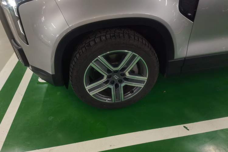 Used  01 2023 All-Purpose 7-Seater Version
